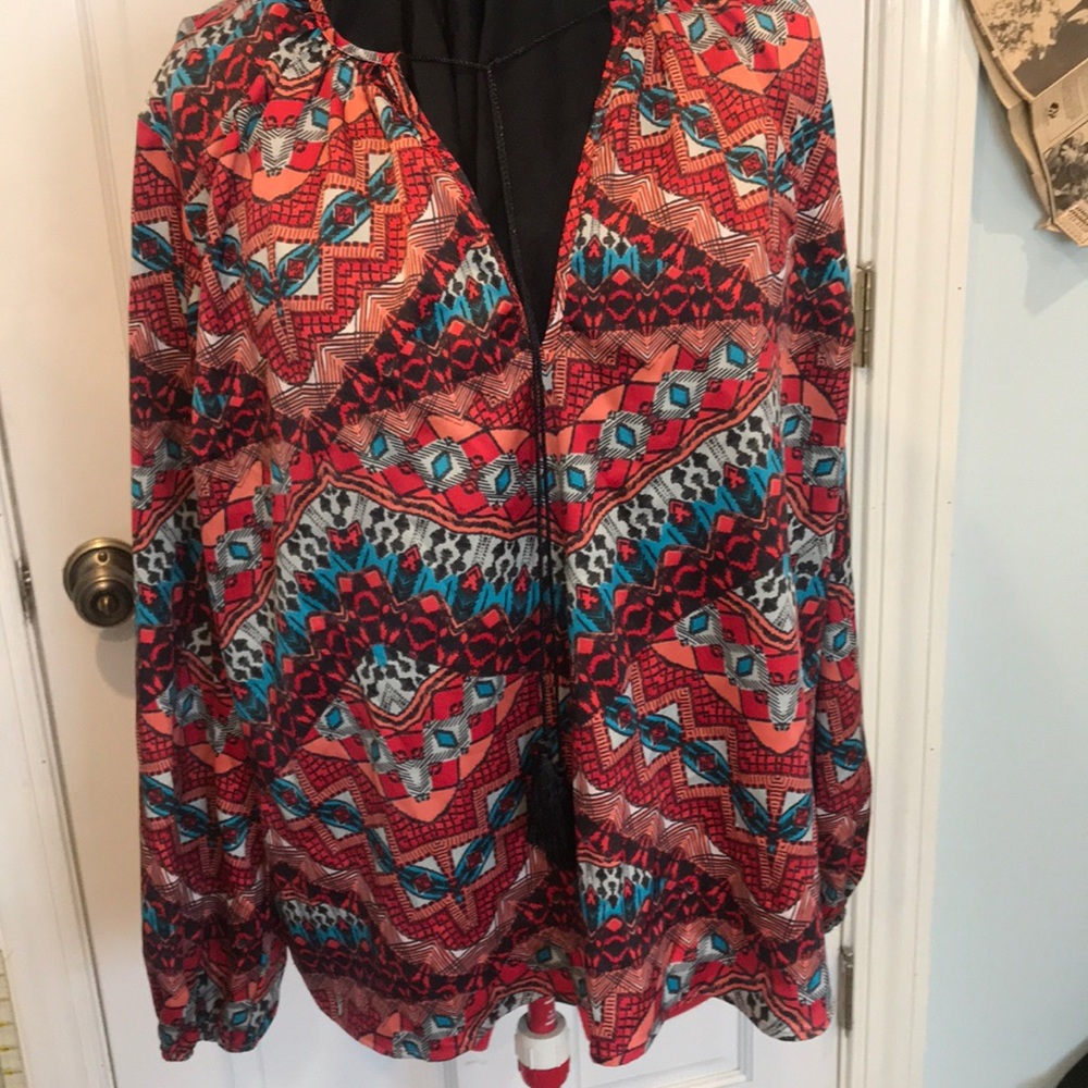 Fashion To Figure size 3 Tribal pattern blouse